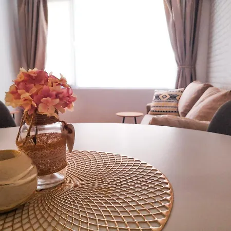 Lozanovi Apartment Pomorie דירה *