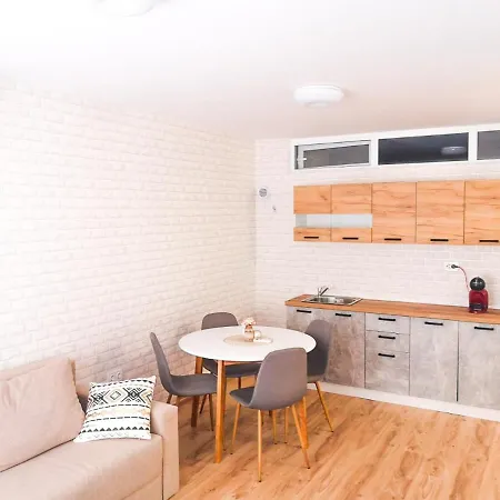 Lozanovi Apartment Pomorie *