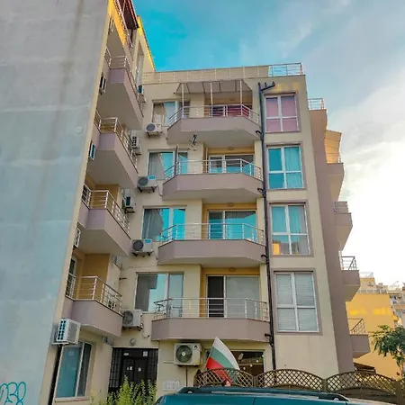Lozanovi Apartment Pomorie * פומורי